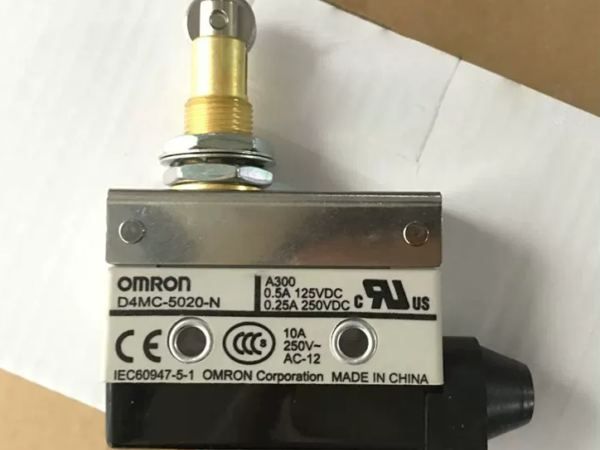 cong-tac-hanh-trinh-omron-d4mc-5020-n