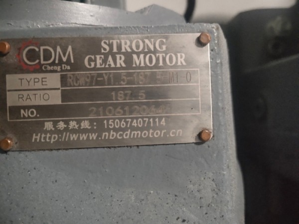 hop-giam-toc-cdm-rcw97-y1-5-187-5-m1-0-motor-ye2-90l-4