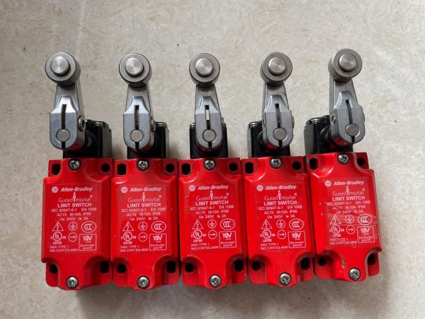 cong-tac-gioi-han-allen-bradley-440p-mmhb22b