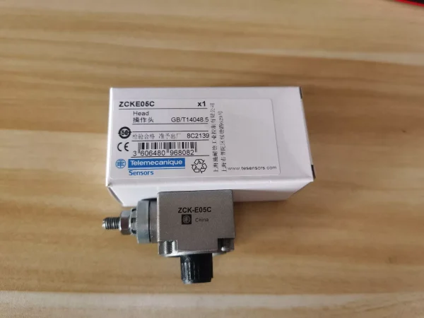 dau-cong-tac-gioi-han-schneider-zcke05c