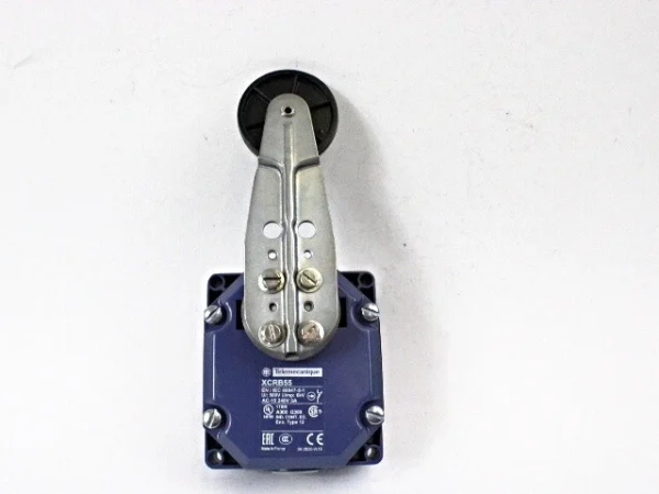 cong-tac-gioi-han-telemecanique-xcrb55