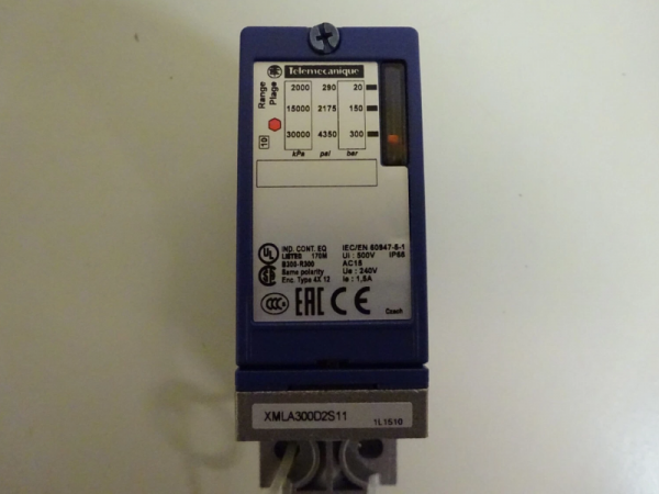 cam-bien-ap-suat-telemecanique-xmla300d2s11