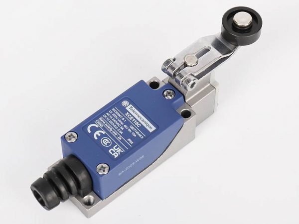 cong-tac-gioi-han-telemecanique-xce118c-xce-118c